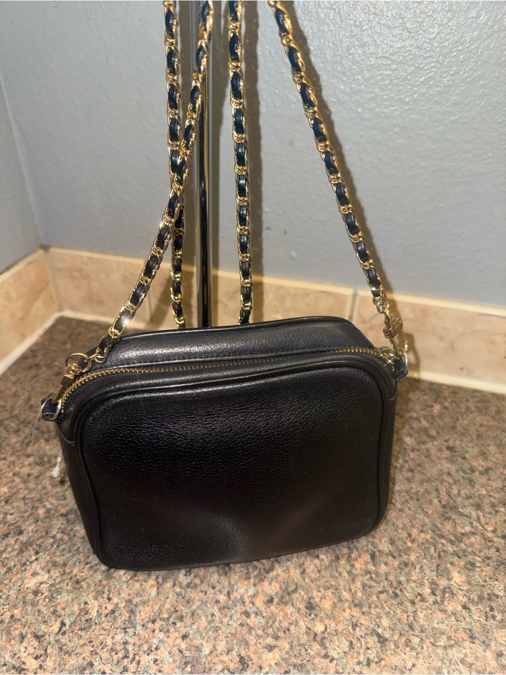 MCM Black Leather Crossbody camera Bag EUC - Picture 2 of 5